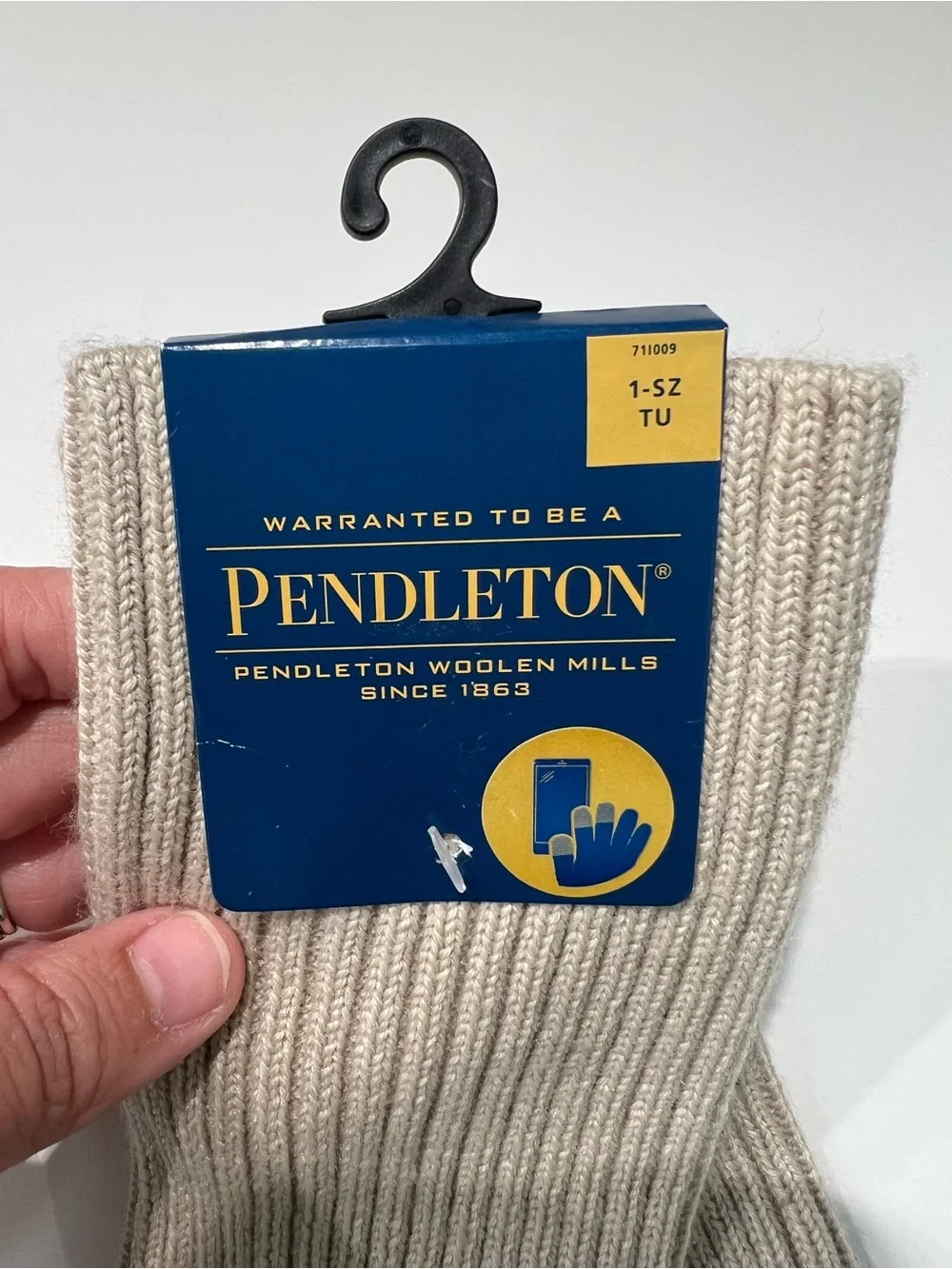 Pendleton Woolen Mills Gloves in Chief Joseph pattern